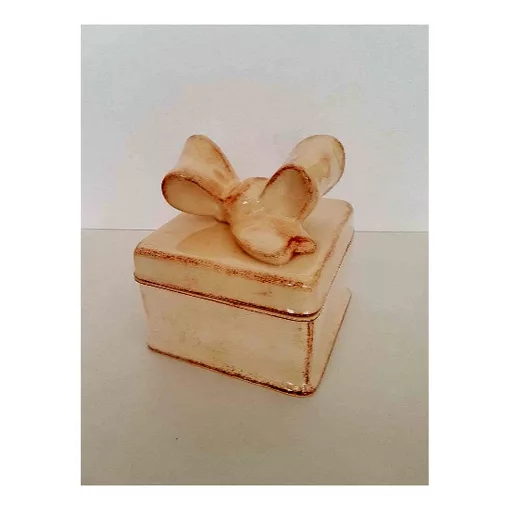 Romantik natúr doboz szögletes, kerámia, kézzel festett-13,5x13,5x14,5cm – Vanilia Kerámia