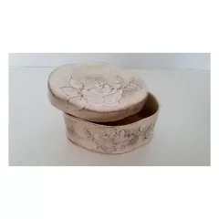   Domború mintás ováldoboz, virágos natúr, kerámia, kézzel festett-15,5x11,5x8,5cm – Vanilia Kerámia