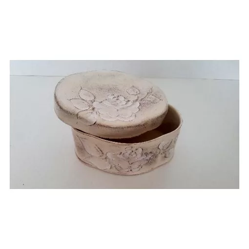 Domború mintás ováldoboz, virágos natúr, kerámia, kézzel festett-15,5x11,5x8,5cm – Vanilia Kerámia