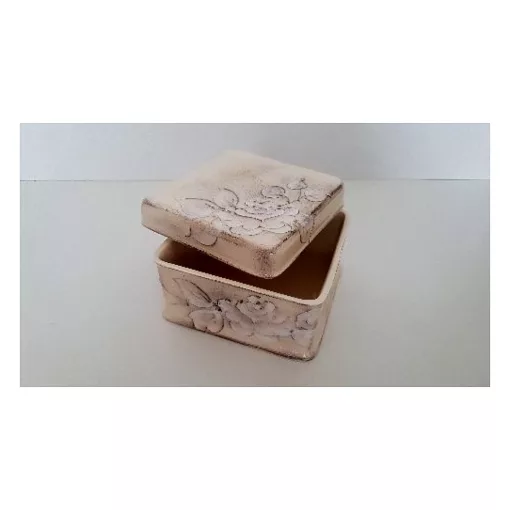 Domború mintás szögletes doboz, virágos natúr, kerámia, kézzel festett-13,5x13,5x11cm