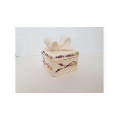   Violin levendulás szögletes doboz, kerámia, kézzel festett-13,5x13,5x14,5cm – Vanilia Kerámia